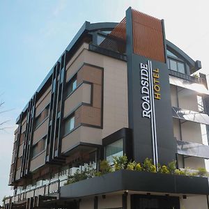 Roadside Hotel